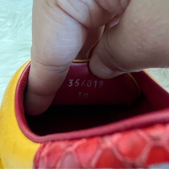 GUCCI YELLOW TAPE KIDS Sneakers (sz stamp 30) - Picture 12 of 16